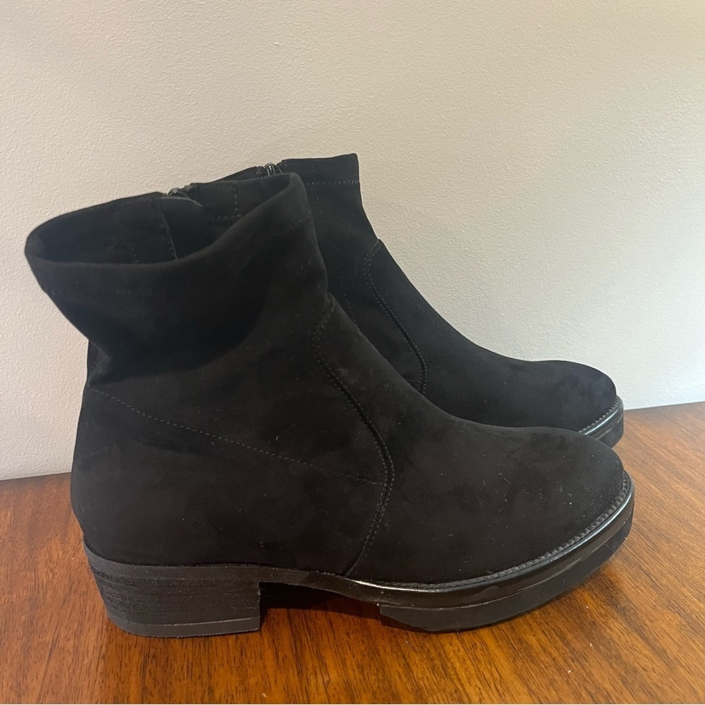 Vaneli Henson suede black booties,excellent preowned condition 7.5W - Picture 4 of 10